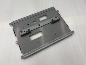 ヘミング曲げ電気亜鉛メッキ鋼板ブラケット