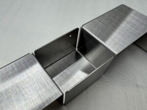 ヘアライン仕上げ　ステンレスカバー詳細