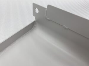 アルミとステンレスの接着カバー溶接詳細